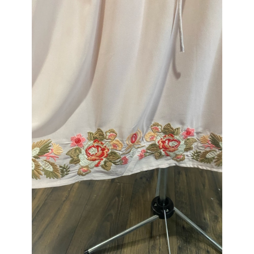 🤩 2 For 25 🤩 Andree by Unit Embroidered Dress - Picture 3 of 5